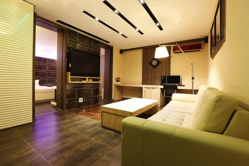 Business Joy Hotel