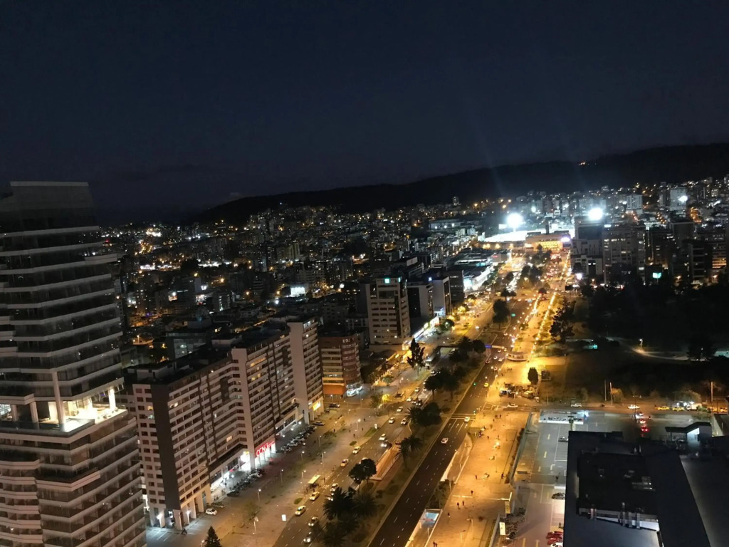 Suite Apartamento Espectacular Vista La Carolina - ONE Quito