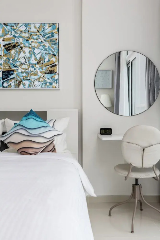 Waves - Elegant 28th Floor Studio in Carson A, Damac Hills