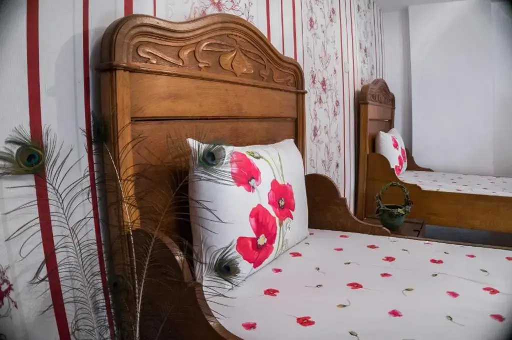 The Old House guest rooms and apartament