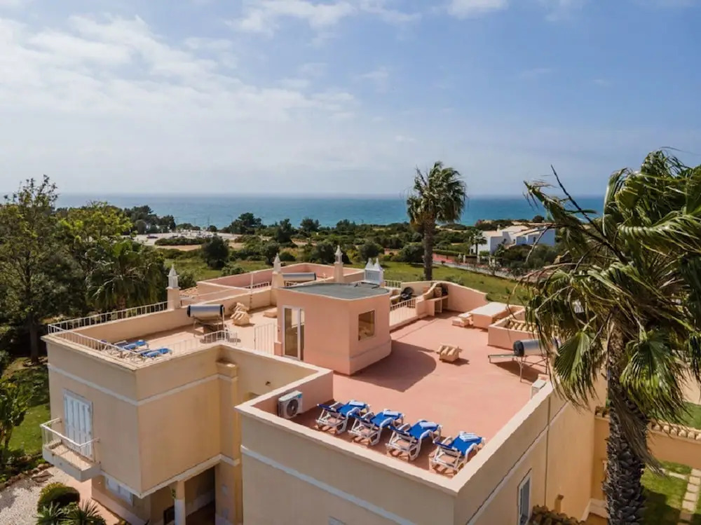 11 Marinha Two Bedroom Apt at Praia do Marinha