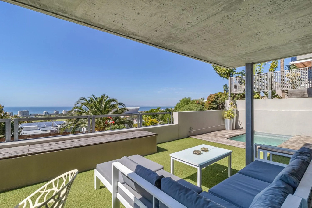 Cape Town Skyroof apartment LOADSHED PROOF Ocean Views