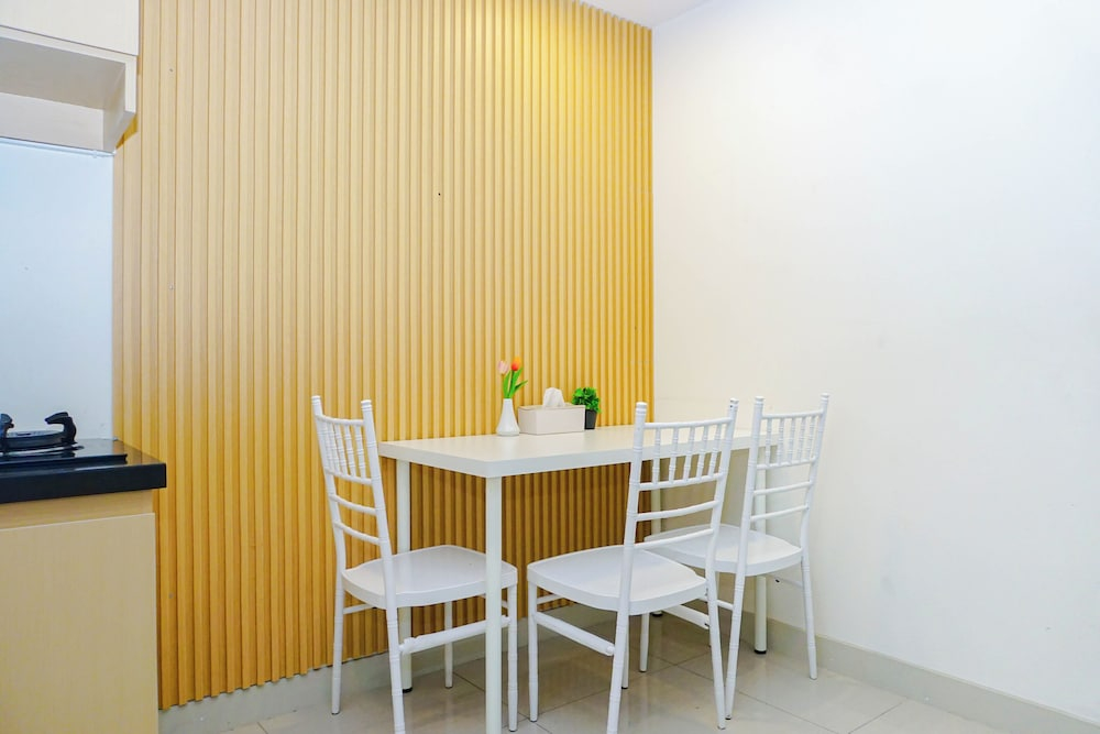 Basic Look 2Br Apartment At Grand Kamala Lagoon
