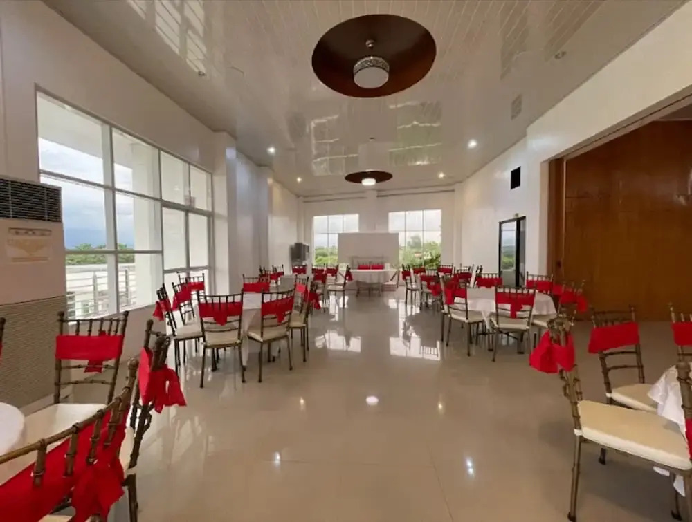 Pilot Hotel