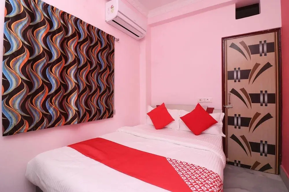 OYO 30975 Karunamoyee Guest House