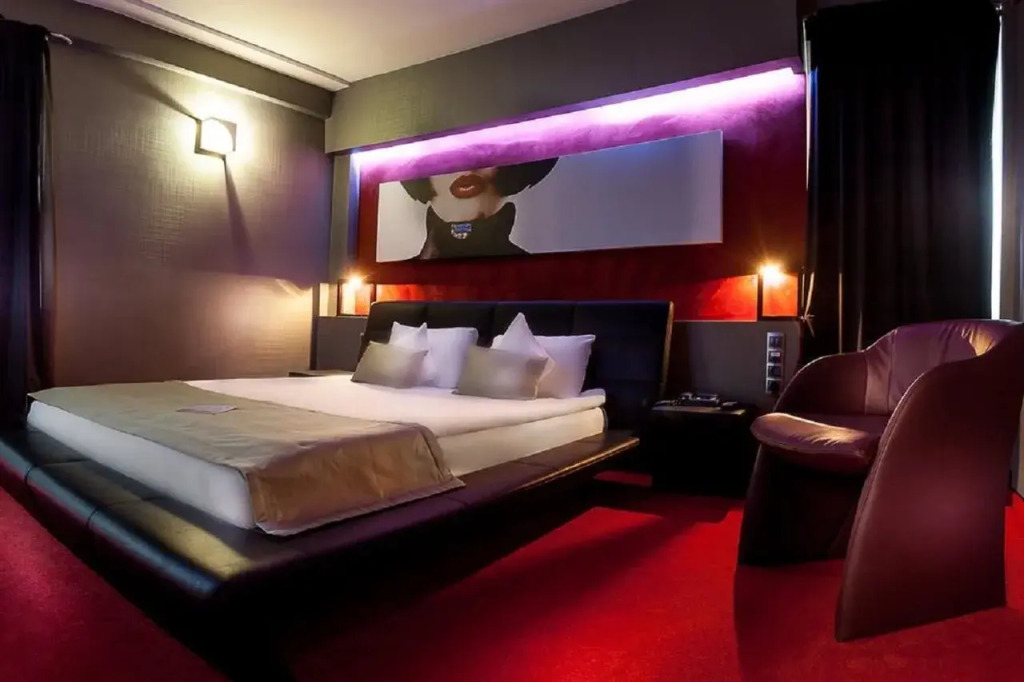 Plaza V Executive Hotel