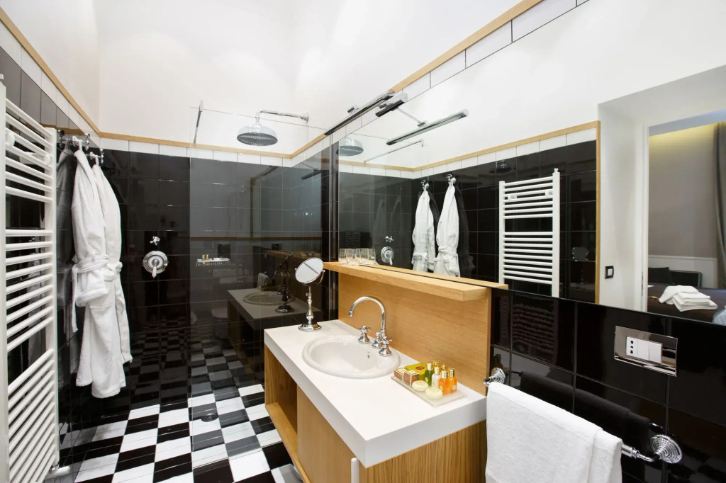 NAP Luxury Guest House Bovio