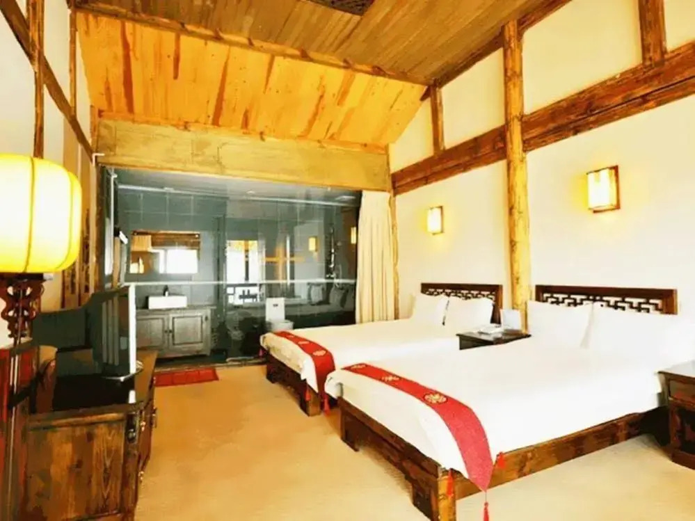 Golden Waterfront Inn