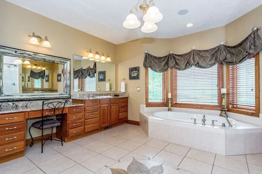 Acre Blue Ridge Estate 8 Bedrooms 7.5 Bathrooms Home