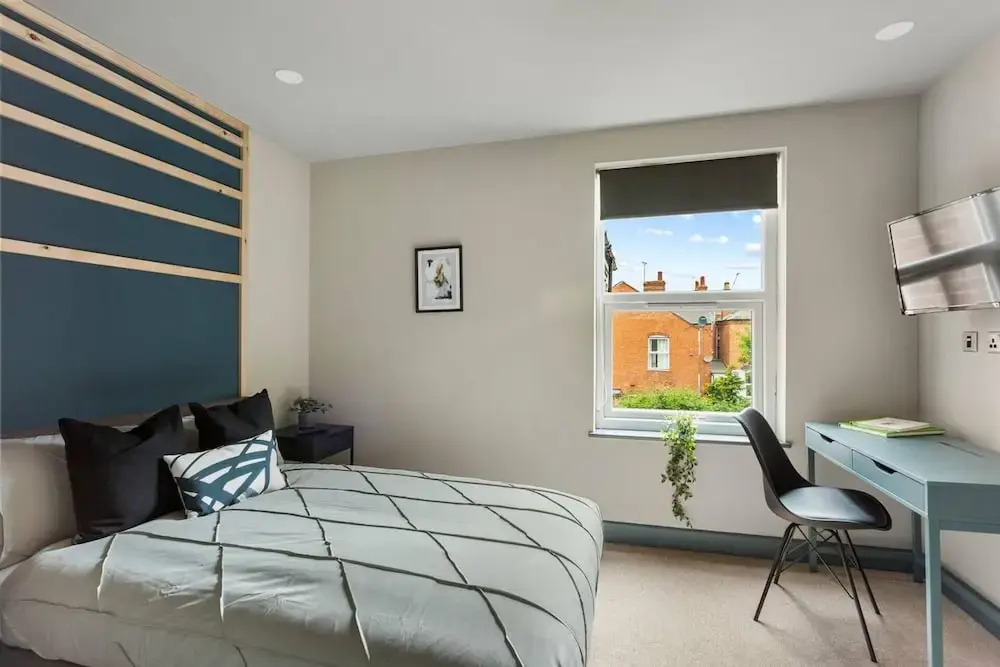 Room 5 25 Meriden Street