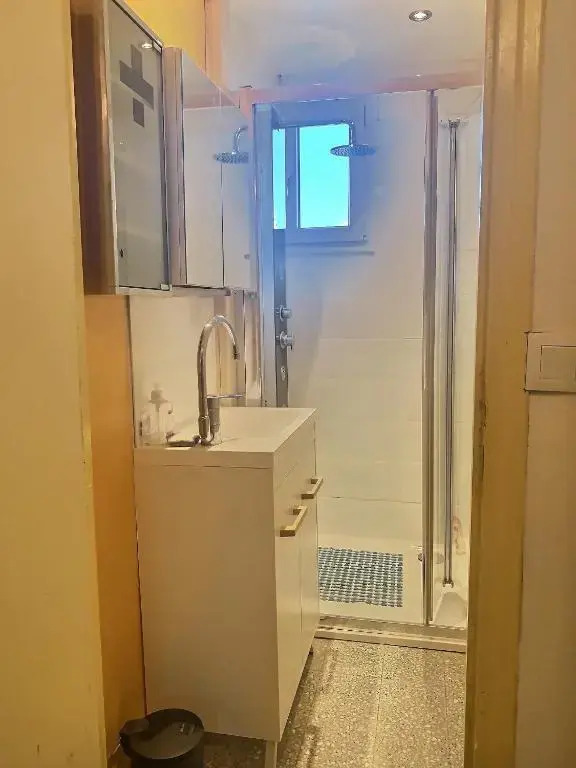 Confortable appartement climatisé à 25m de la plage
