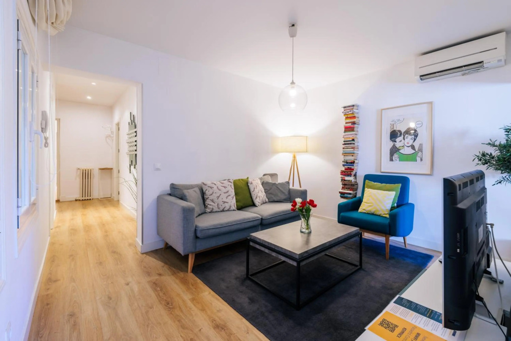 mi casa en Madrid- spacious apartments Callao Gran Via