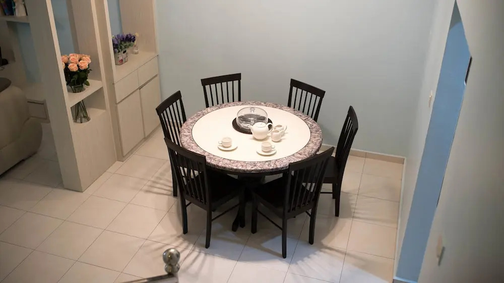 Holidayhome 188 Taman Sejati Suria