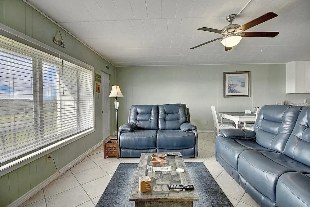 Island 109 3 Bedroom Condo