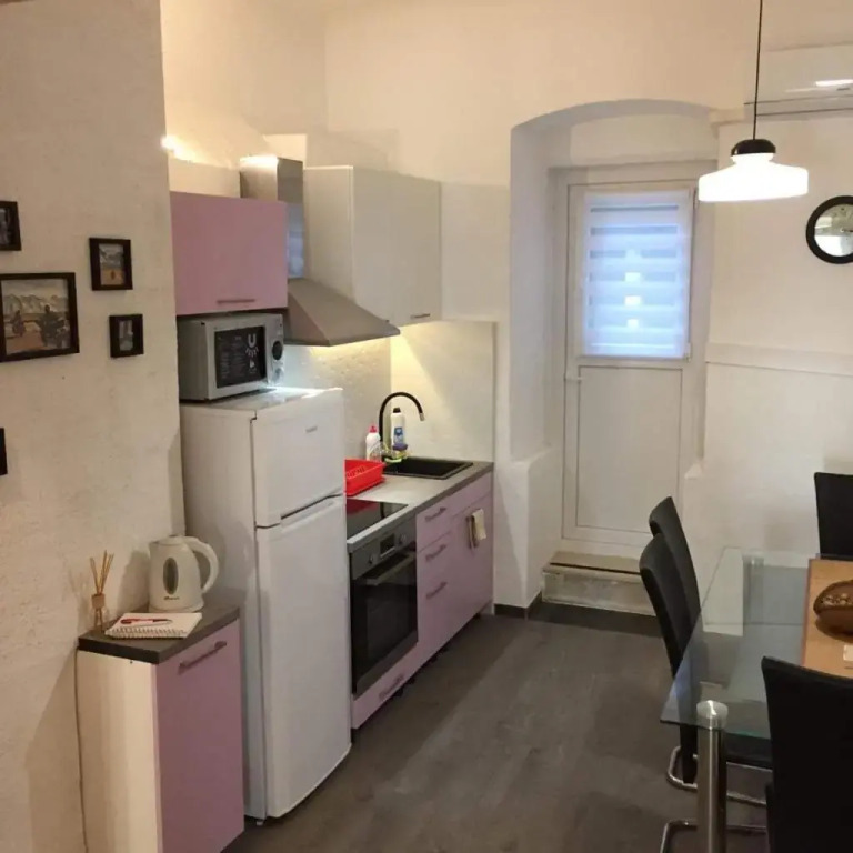 APARTMENT MAX 4 stars