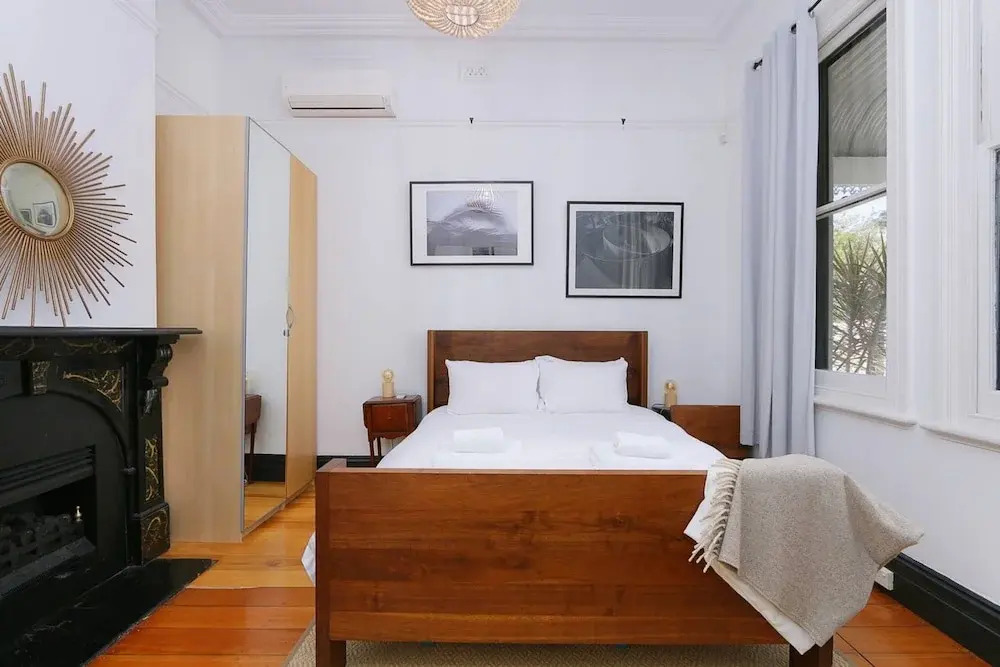 Designer 2 Bedroom House with Garden in Northbridge