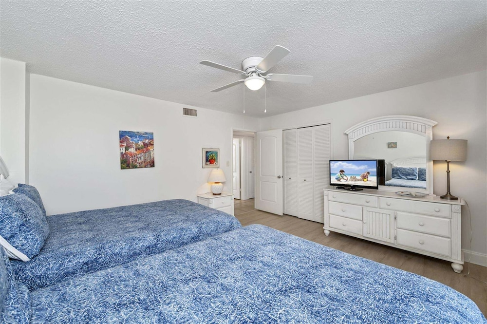 Shoreline Towers 2036 3 Bedroom Condo