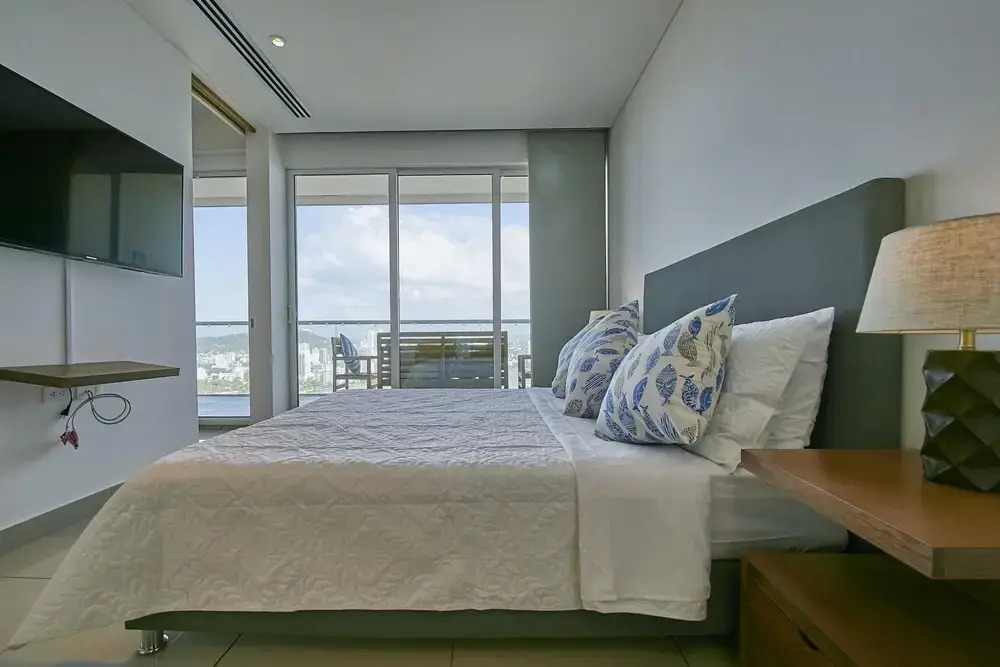 Stylish 1BR Apartment w Balcony Amazing View