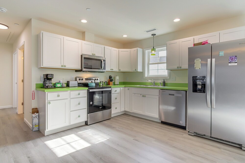 Walk to Local Eats & Docks! Crisfield Getaway