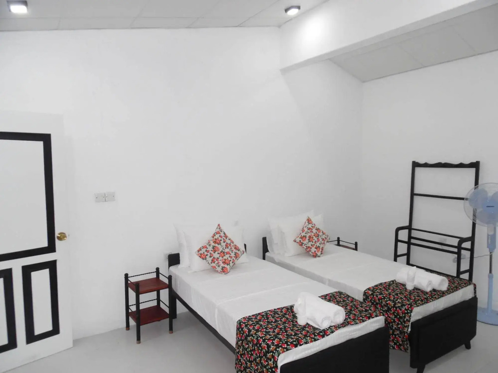 Thotupola Residence