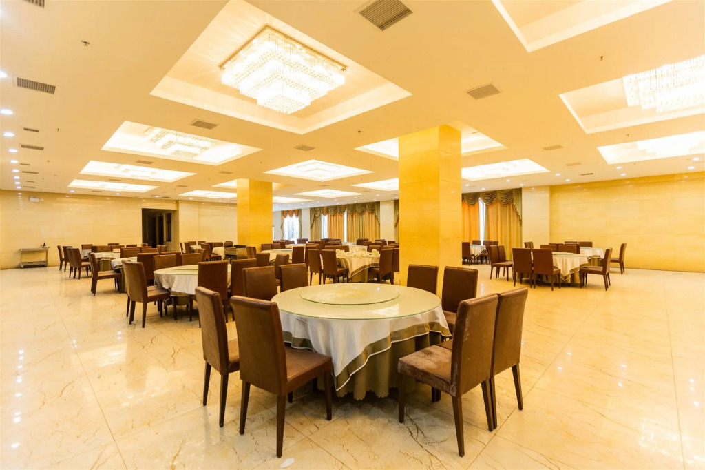 Starway Hotel Xinyang Beili Jiaoqiao