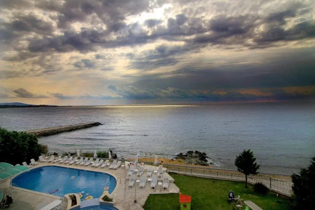 Peter Hotel