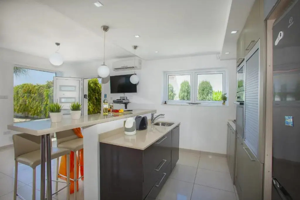 Ayia Thekla Seafront Villa Lavender