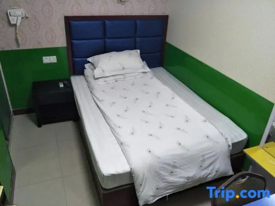 Yuebin Chain Hotel (Songjiang University Town)