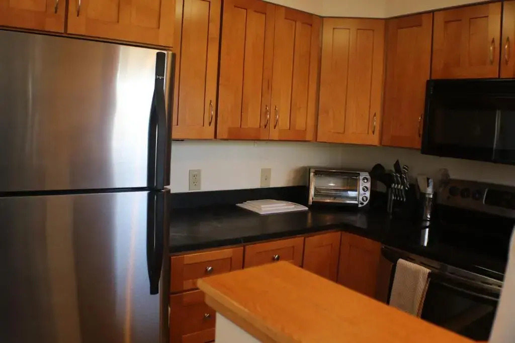 One bedroom condo with Sports Center, Shuttle service Highridge I10