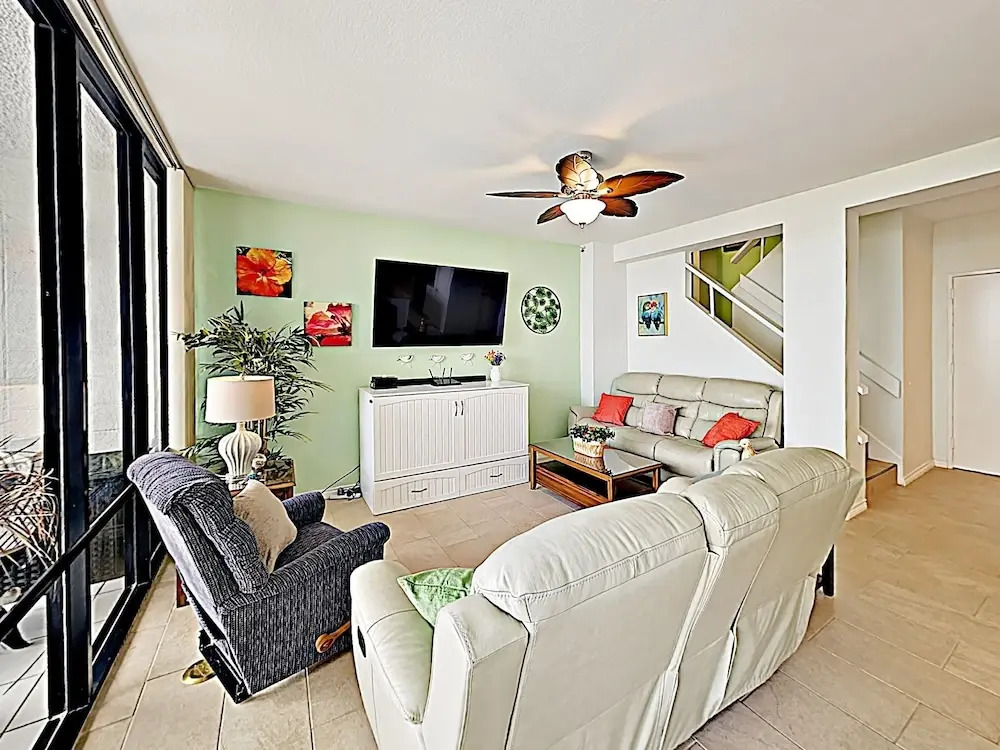 New Listing! All-suite Beachside W/ Pools 2 Bedroom Condo