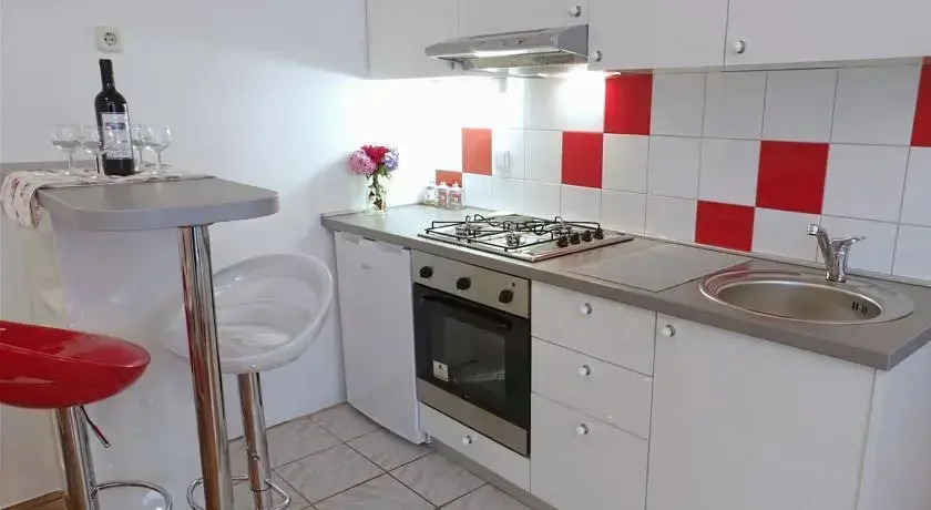 Apartment Lakatos