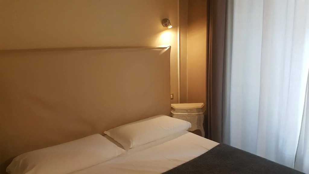 Candia Rooms