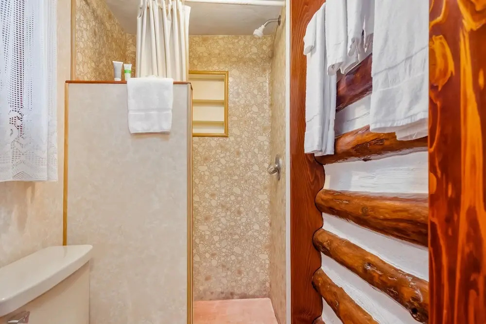 Log Cabin Inn