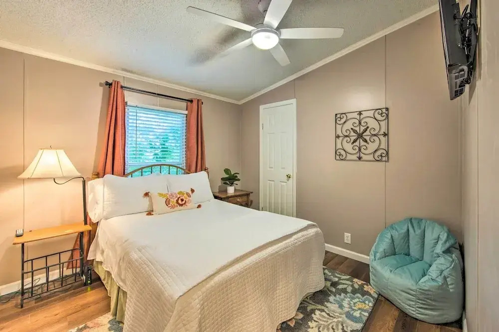 Lakefront Mabank Gem w/ Sunset Views: Pets Welcome