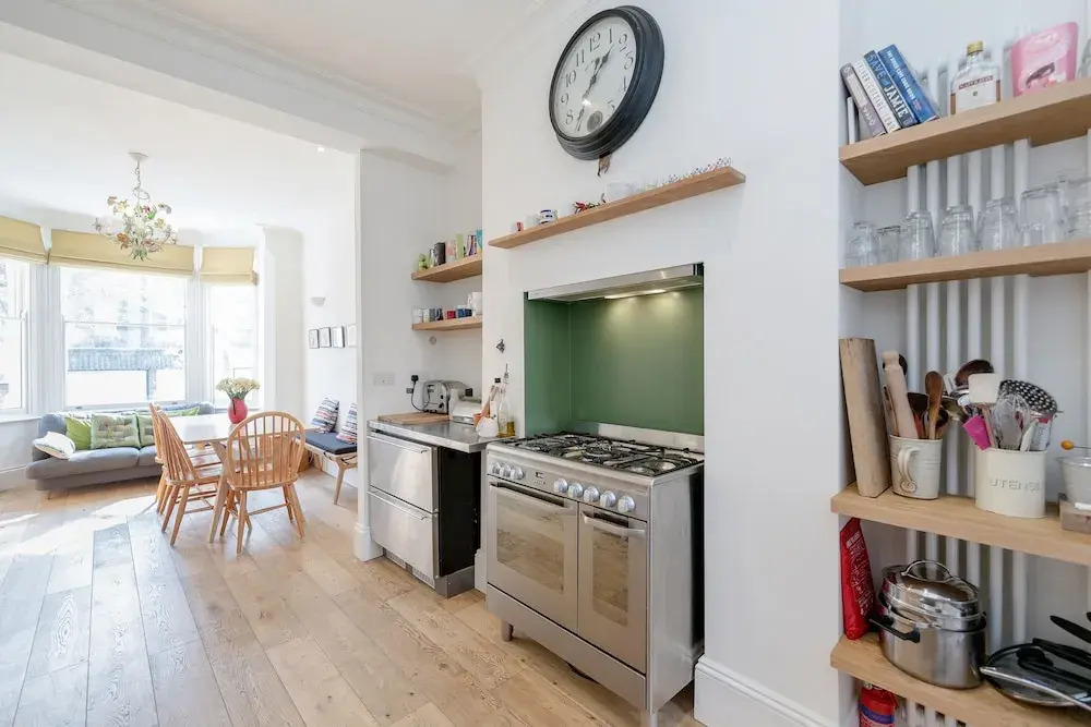 Vauxhall Oasis - 3 Bed House by BaseToGo
