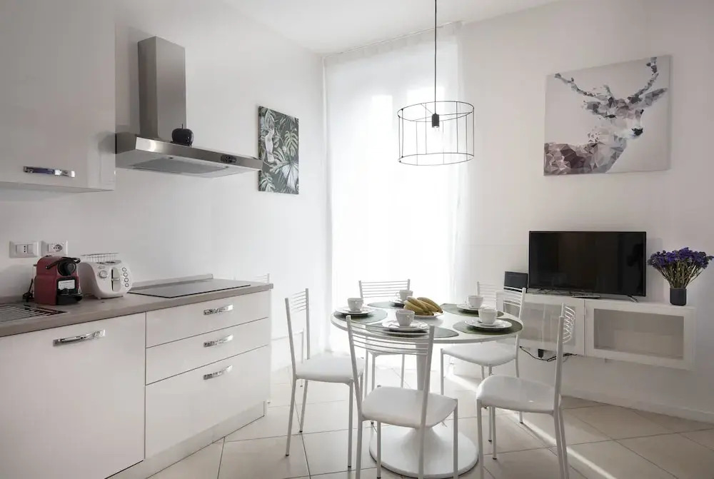 AT Home Heart of Milan - City Apartment
