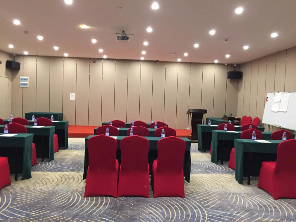 Echarm International Hotel Canton Tower Pazhou Convention and Exhibition Center Lujiang Metro Station Branch