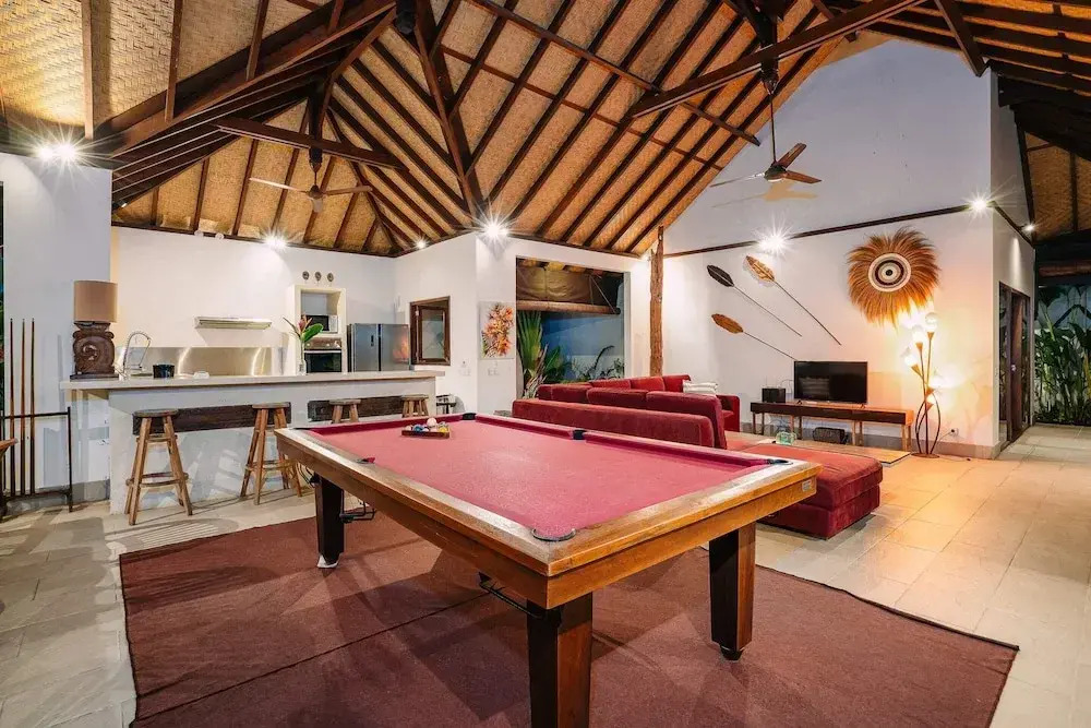 Villa Cira - 5BR Spacious Private Villa with Pool in Seminyak