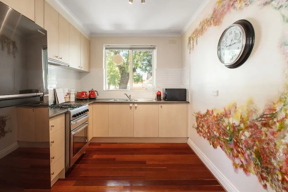 Elle Apartments by Ready Set Host