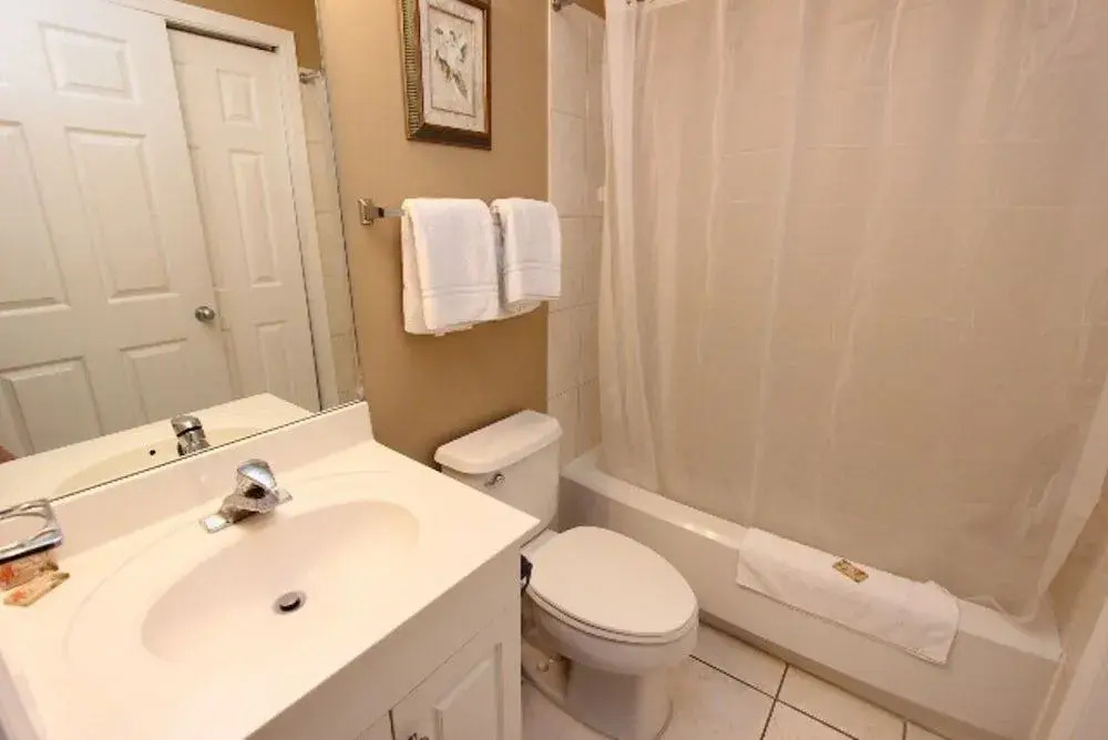 Majestic Sun 608A - 1 Br condo by RedAwning