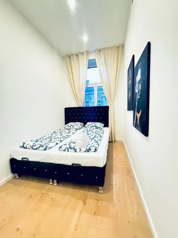 Comfortable Private Rooms in 3BR Apartment Near Kaufpark Alterlaa