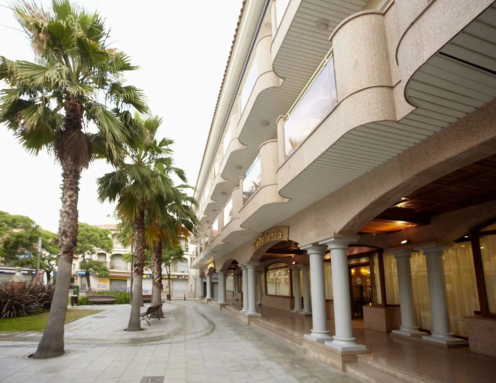Отель Ibersol Hotel Sorra dOr