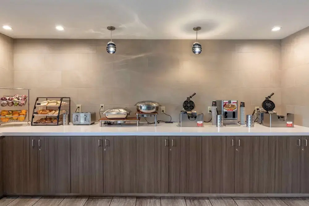 Holiday Inn Express Las Vegas-West (The Lakes)