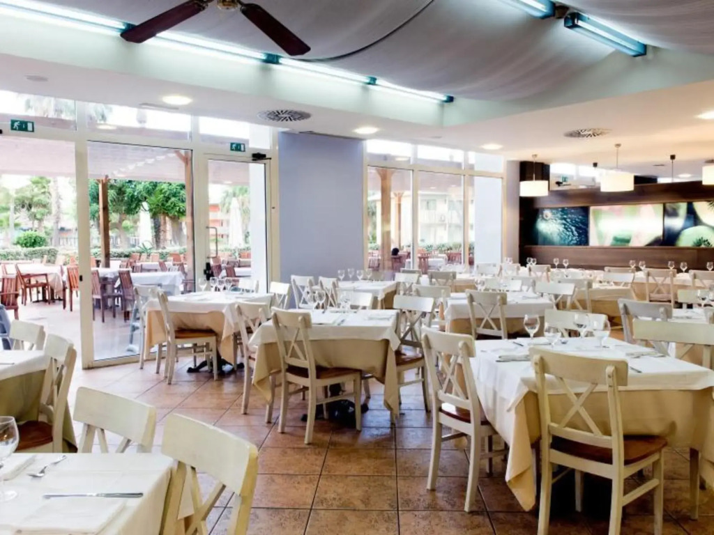 PortAventura Hotel Caribe - Includes unlimited access to PortAventura Park & 1 access to Ferrari Land