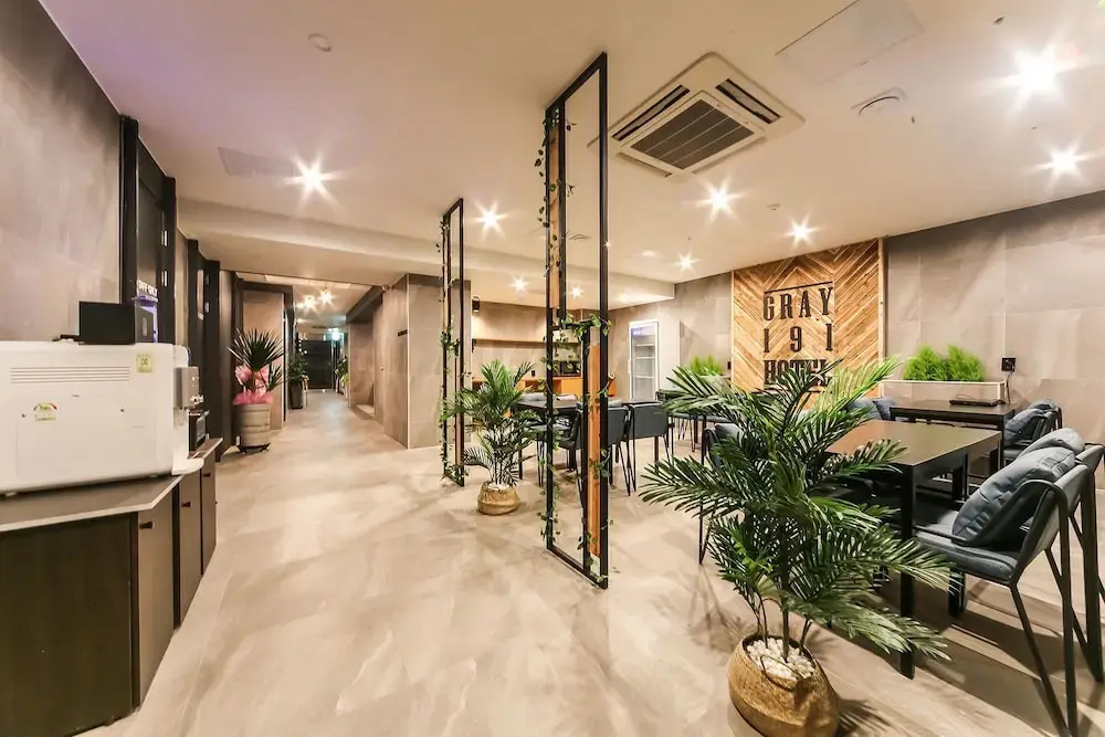 Gray 191 Hotel