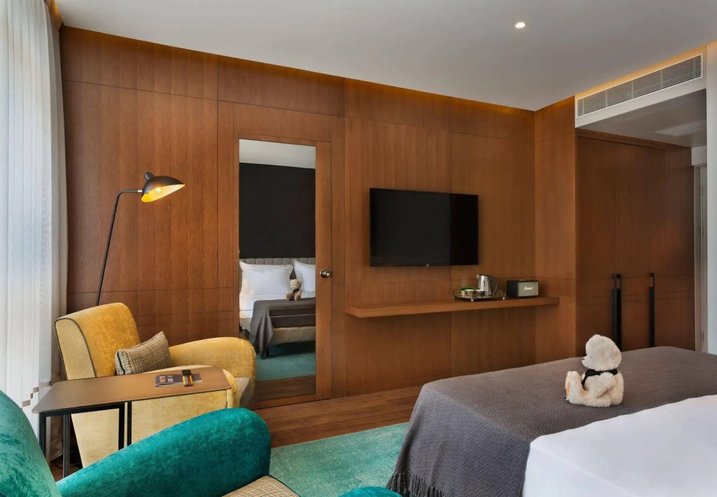 Publica Isrotel, Autograph Collection