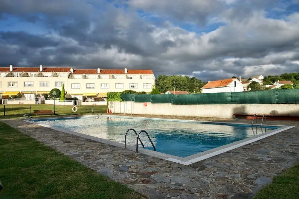 CHALET CON PISCINA EN MIÑO-Perbes