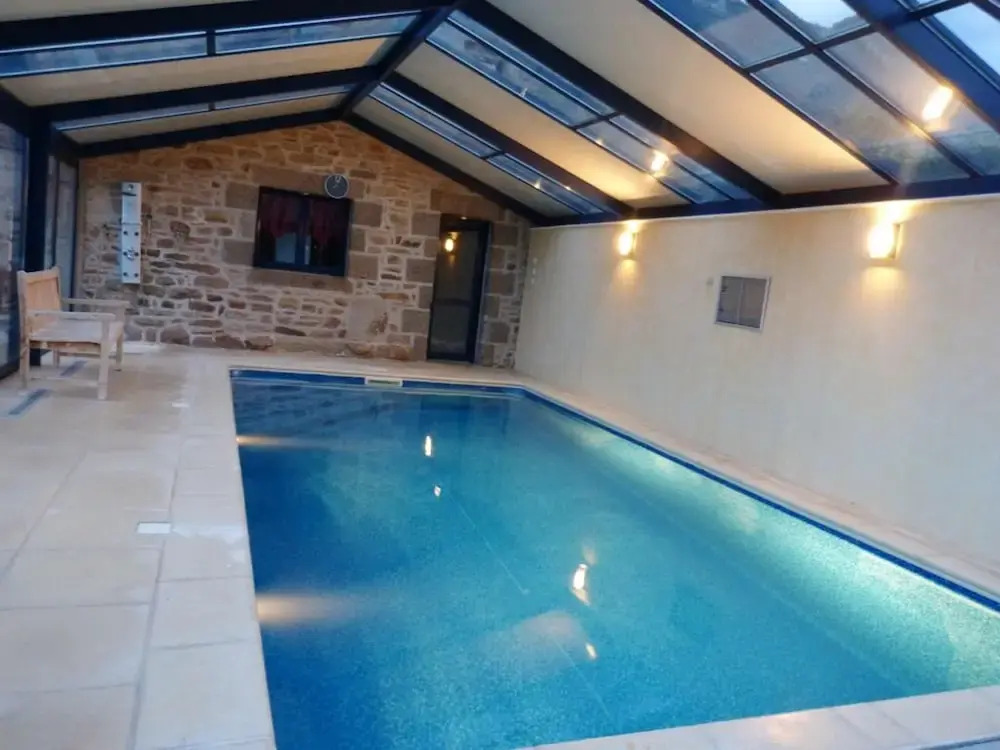 Villa With 4 Bedrooms in Plourin, With Private Pool, Enclosed Garden and Wifi - 4 km From the Beach