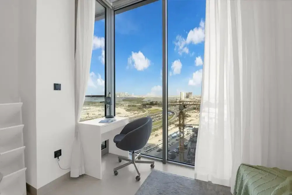 Modern 2BR Retreat Creek Vistas Scenic Views