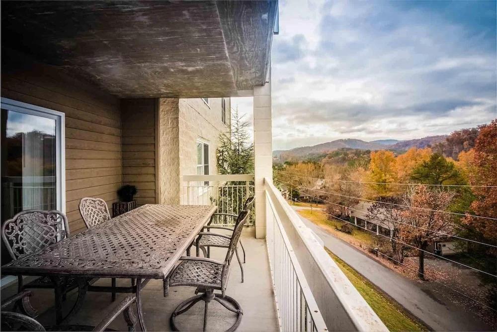 Whispering Pines 634